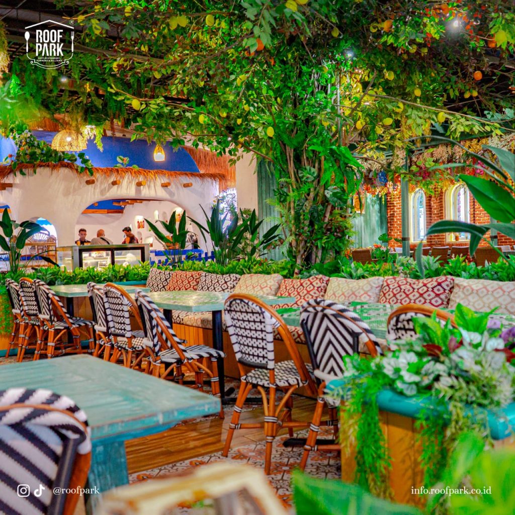 ROOFPARK Café and Restaurant Bogor